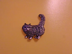 Tabby Persian Cat Silver Pewter Pin Badge By A R Brown - Picture 1 of 2