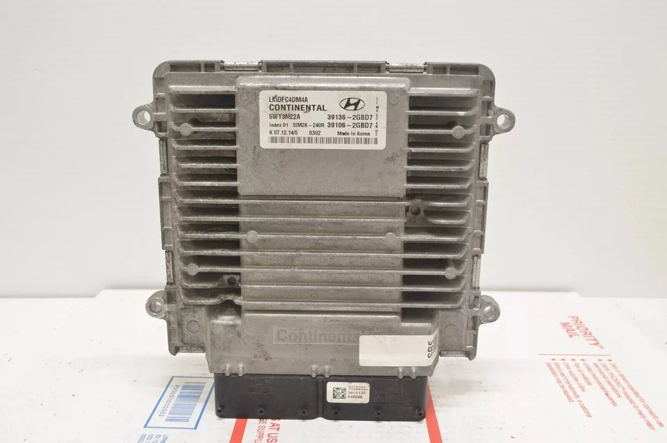 Блок управления двигателем 2014 2015 Hyundai Tucson 2,4 л 39136-2GBD7 ECM G41 035 - Изображение 1 из 4