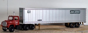 1/87 Atlas Vermont Railway Ford LT9000 with 45' Vermont Railway Trailer - Picture 1 of 5