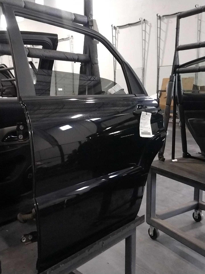 KIA Sportage 2008 puerta trasera izquierda roja - pieza usada OEM, 143 k kilometraje Foto 1 de 2