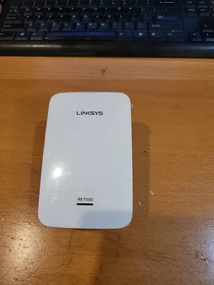 WiFi Range Extender Linksys RE7000 V2 Max Stream AC1900 Gigabit Booster - Image 1 of 3