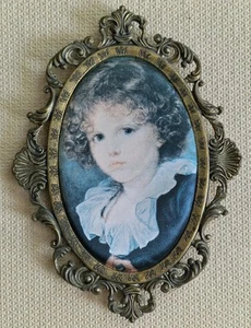 Vintage Ornate Picture Brass Oval Metal Mini Frame Wall Hanging Made in Italy - Picture 1 of 6