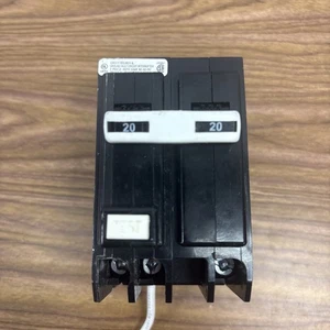 Eaton GFTCB220 Interruttore automatico guasto a terra 120/240V 2 poli, 20A - Foto 1 di 7