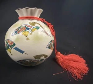 Splendido vaso sfera borsa palla Kutani Ware realizzato da Eizan con tifosi asiatici firmato - Foto 1 di 10