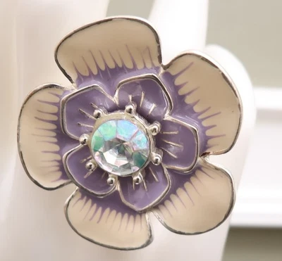 Anillo Betsey Johnson Primavera Glam Flor Esmalte Púrpura con AB Tono Plateado Ajustable Foto 1 de 4