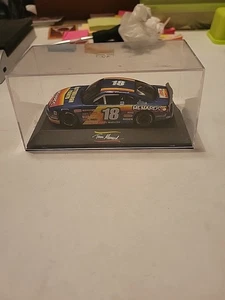 Vintage 2001 Paul Menard #18 Re/Max Challenge Series 1/43 Diecast Car & Vitrine - Bild 1 von 9