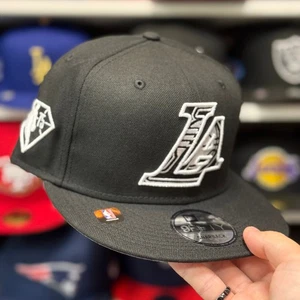 New Era Los Angeles Lakers '2021 Insider Draft' Negro/Blanco 9FIFTY Snapback - Imagen 1 de 4