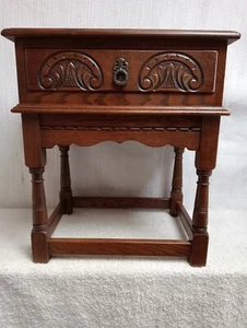 Alter Beistelltisch mit Charme - Bild 1 von 8