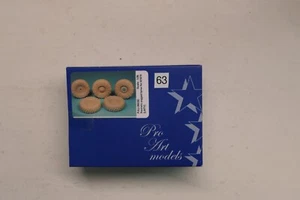 Pro Art models PAU - 35030 Realistic Sagged Tyres For M1078 (LMTV) 1:35 Scale - Picture 1 of 3