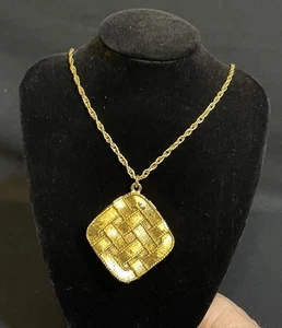 Vintage Prinz Matchabelli Aviance massives Parfüm Medaillon Anhänger Halskette 0,09 Oz. - Bild 1 von 8