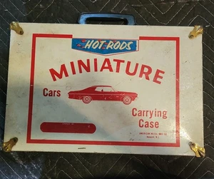 Vintage 1/64 miniatura 32 custodia auto American Metal Box Co. Newark NJ - Foto 1 di 9