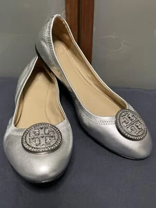 Tory Burch Liana Crystal Embellished Medallion Silver Leather Ballet Flats 7 M - Picture 1 of 9