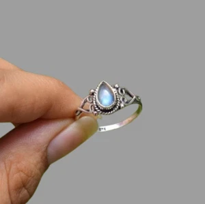 Anillo elegante de piedra lunar pera anillo de plata esterlina 925 hecho a mano anillo - Imagen 1 de 5