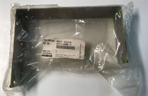 NEW OEM REGULATOR BRACKET #23711-U2000-71 TOYOTA FORKLIFT - Picture 1 of 4