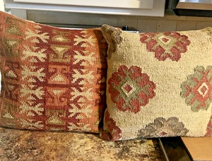 2 Grandin Road Kilim Wool Blend Square Throw Pillow 18x18 5 Earth Tones Geo - Picture 1 of 3