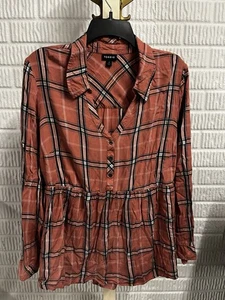 Torrid Shirt Peplum Rayon Twill Button Up Long Sleeve Plaid Salmon Pink Size 2 - Picture 1 of 4