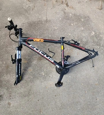 Cuadro de bicicleta MTB Focus Highland Peak SR Suntour XCT V3 26 pulgadas aleación de aluminio 8 velocidades Foto 1 de 4