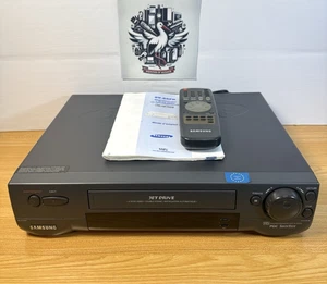 Magnétoscope Samsung SV-85 VCR Lecteur Cassettes VHS 4 Têtes Vidéo Recorder VTG - Foto 1 di 7