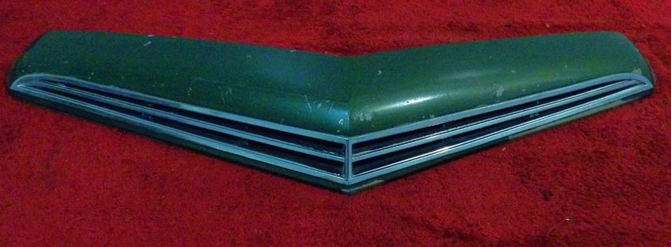 1961 1962 1963 Ford Thunderbird ORIG FRONT HOOD SCOOP BEZEL & GRILLE ORNAMENT - Image 1 of 4