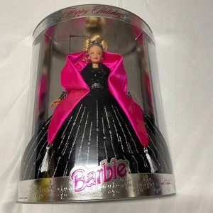 Barbie Happy Holiday 1998 con error en la parte posterior de la caja capa nueva en caja - Imagen 1 de 7