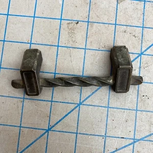 Maniglia per porta in metallo ritorto vintage - Foto 1 di 10