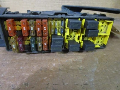 97 98 Jeep Grand Cherokee Motor Caja de fusibles Relé Bloque Panel 1997 1998 Foto 1 de 3