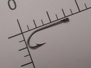 500 MUSTAD #10 FLY TYING Kendal KIRBY HOOKS BRIGHT 2X STRONG X LONG PANFISH 4370 - Picture 1 of 4