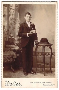 Fotografie Walter, Rochester, N. Y., 742, N. Clinton St., Cor. Clifford, Halbwü - Picture 1 of 2