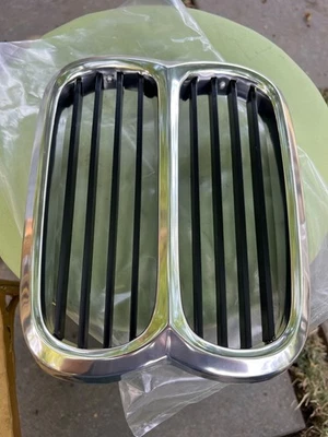 New Old Stock GENUINE BMW 2002 E10 Kidney Center Grill Late Model (1974-1976) - Image 1 of 3