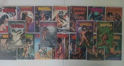 Vampirella Comic Book Lot Of 18 Harris Dark Horse Comics 1991-1996 Graphic Novel - Image 1 of 4