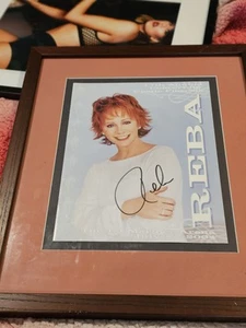 foto reba mcentire autografata con cornice a colori 11x14 - Foto 1 di 2