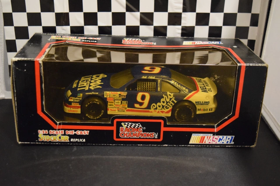 *RARE* 1992 Racing Champions Bill Elliott #9 Coors Light 1:24 Scale Ford T-Bird - Image 1 of 4