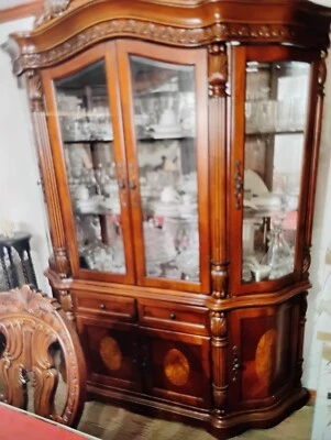 Elegant Dinning Room Set with 6 Chairs and China Cabinet - Image 1 of 3
