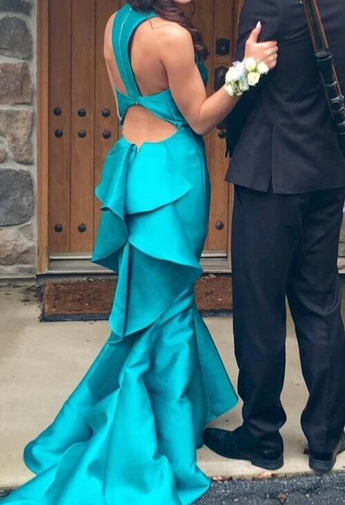 $450 Vestido Formal Verde Azulado Jerez Colina Baile de graduación Talla 0 Pequeño Sirena Volantes Inferior Vestido Foto 1 de 4