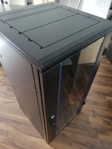 BKT SRS-Netzwerkschrank (24HE) (Ausstellungsexemplar) / BKT SRS network cabinet - Bild 1 von 2