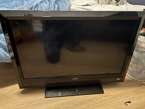 VIZO TV Model No.: VIZIO E321VL 120V~, 1.4A, 50/60Hz Part No.: 10223243022 - Picture 1 of 3