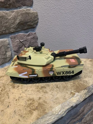 Buddy L U.S. Military Tan Army Tank 1993  Lights And Sound. - Image 1 of 4