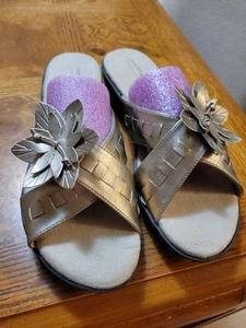 Golden Almond Sandal Crisscross Straps with Flower By Comfort Plus Sz 9.5 - Picture 1 of 11