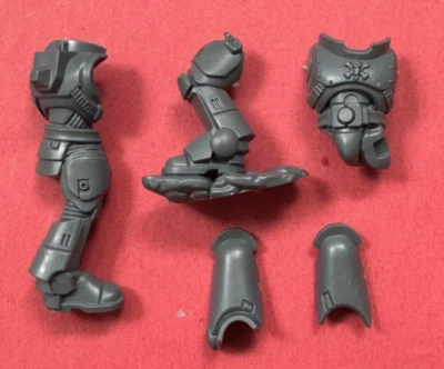 NEW Space Wolves GREY HUNTERS  TORSO & LEGS (D)  - Bits 40K - Image 1 of 2