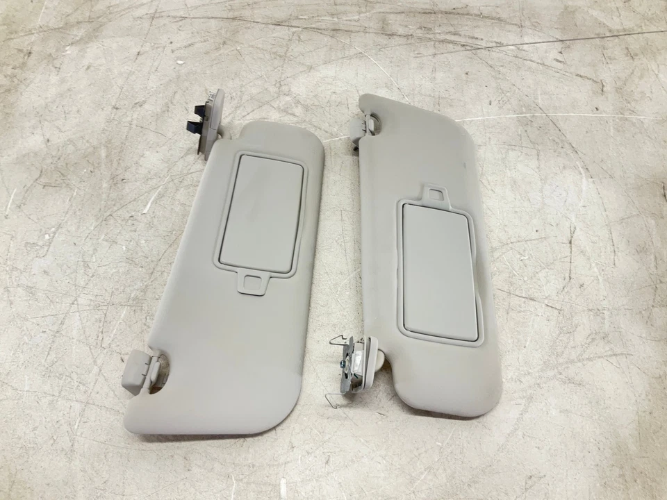 Parasol delantero izquierdo conductor y pasajero derecho Jaguar XE 17-19 OEM Foto 1 de 4