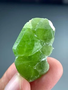 Hermoso cristal de peridoto de alta calidad de 115 quilates de Mansera Pakistán  - Imagen 1 de 6