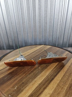 01-05 LEXUS IS 300 1998-2005 GS300 GS430 FRONT LEFT RIGHT SIDE MARKER LIGHT PAIR - Image 1 of 4