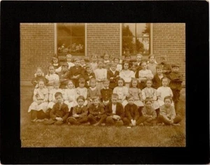 WESTON SCHOOL c 1906 1ST GRADE GROUP PHOTO ELKHART INDIANA LILLIAN A DETTWEILER - Picture 1 of 4