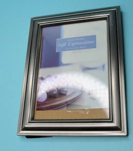 Silvery metal picture frame for 5x7 photo - Picture 1 of 2