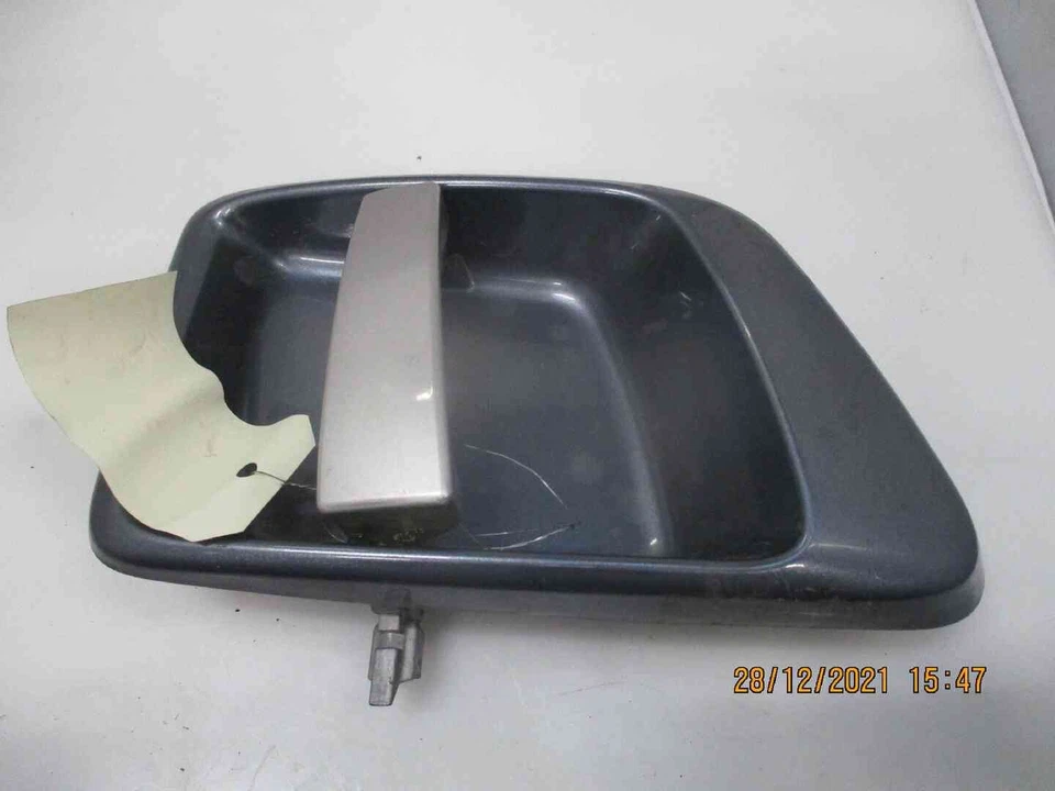 Poignee exterieure porte coulissante droit Peugeot 1007 9101Y2 - Photo 1/2