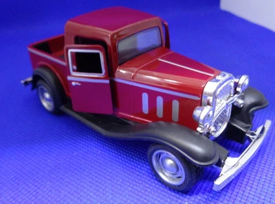 Винтажный игрушечный красный пикап - Изображение 1 из 4