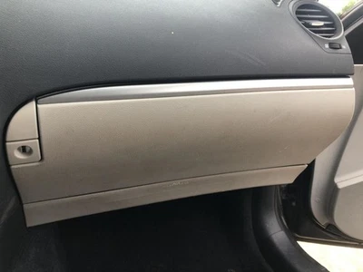 Guantera Lexus IS250 2011 951425 Foto 1 de 4