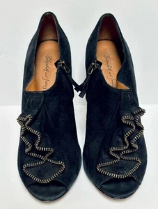Elizabeth & James Women’s Size 6 Heeled Booties Black Zipper Ruffle Shoes P-Luck - Picture 1 of 4