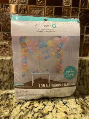Guirnalda cadena globo Celebrate it 105 globos.  55 pies de guirnalda Foto 1 de 2