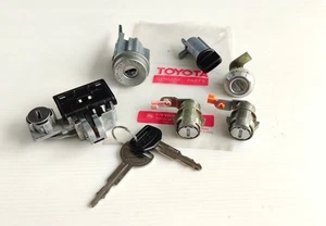 Nos Ignition Switch Lock & 2 Key Set., For TOYOTA HILUX LN85 LN86 LN90 LN100 - Picture 1 of 3